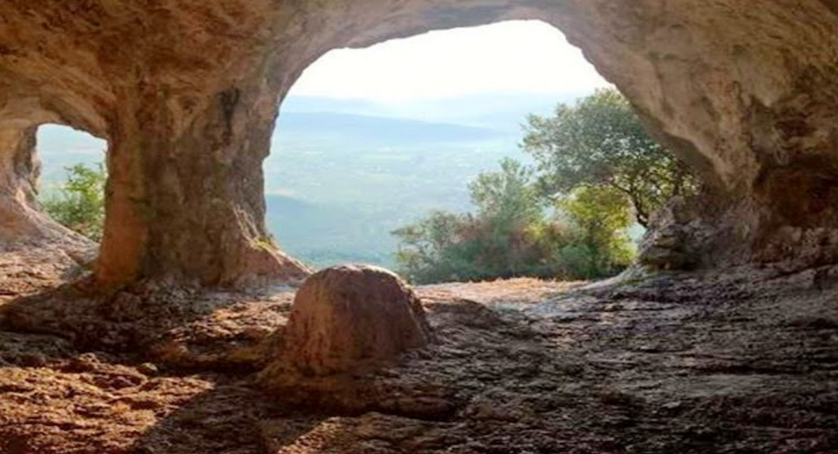 Visit the caves on the mainland in Zakynthos