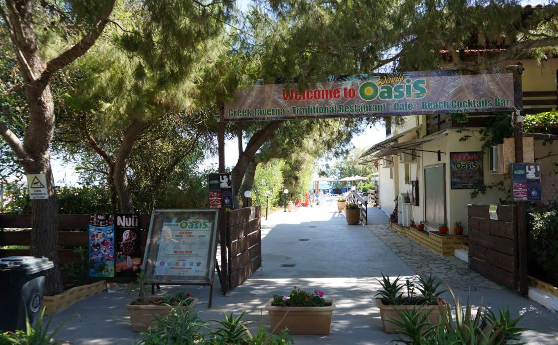 Oasis Taverna & Beach Bar